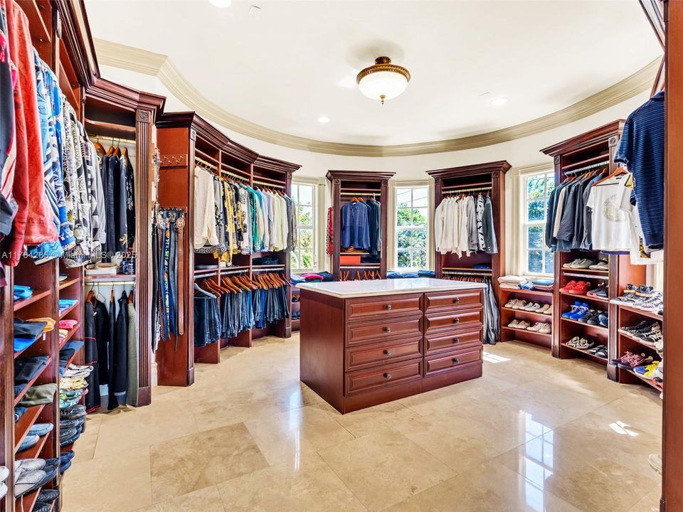 For Sale: $7,600,000 (8 beds, 8 baths, 8277 Square Feet)