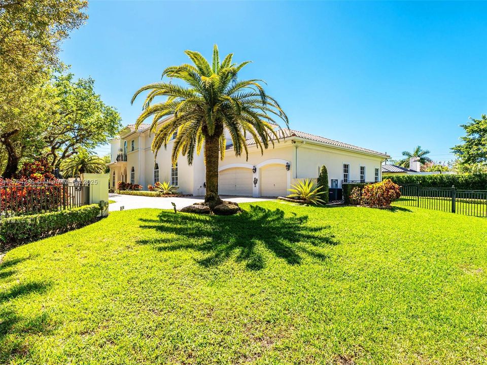 For Sale: $7,600,000 (8 beds, 8 baths, 8277 Square Feet)