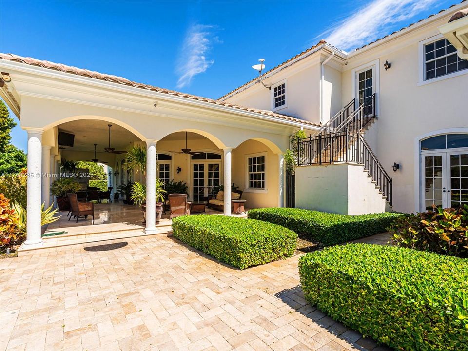 For Sale: $7,600,000 (8 beds, 8 baths, 8277 Square Feet)