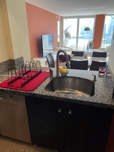 Recently Sold: $339,500 (1 beds, 1 baths, 840 Square Feet)