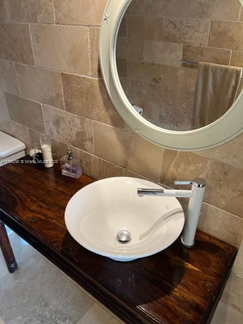 Recently Sold: $339,500 (1 beds, 1 baths, 840 Square Feet)