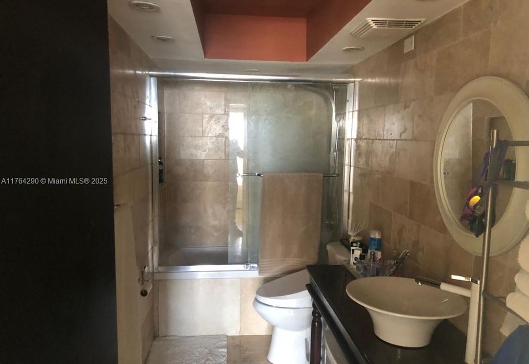 Recently Sold: $339,500 (1 beds, 1 baths, 840 Square Feet)