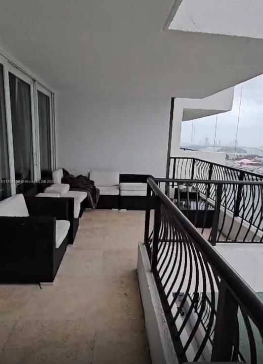 Recently Sold: $339,500 (1 beds, 1 baths, 840 Square Feet)