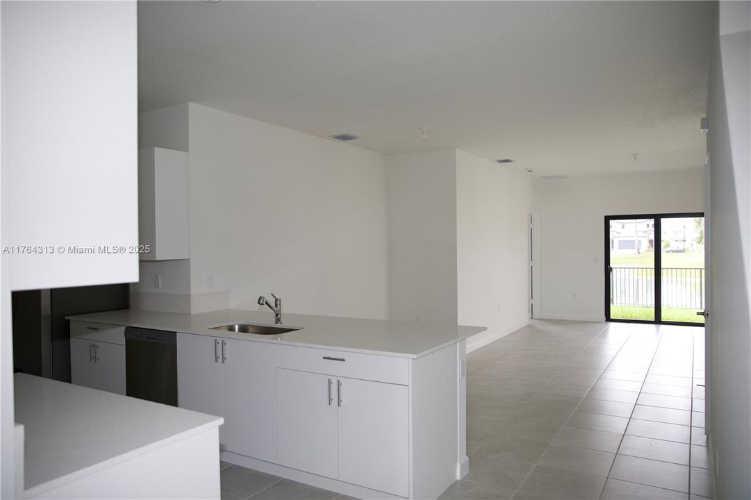 最近租的: $4,200 (3 贝兹, 2 浴室, 0 平方英尺)