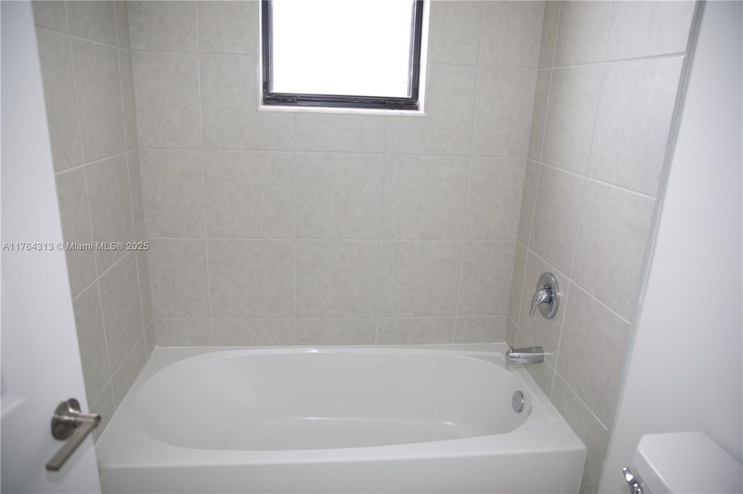 最近租的: $4,200 (3 贝兹, 2 浴室, 0 平方英尺)