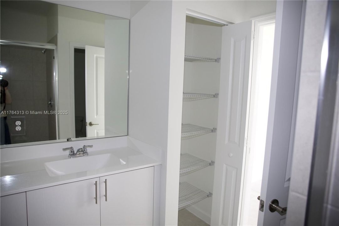 最近租的: $4,200 (3 贝兹, 2 浴室, 0 平方英尺)