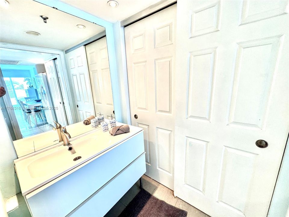 For Sale: $1,250,000 (1 beds, 2 baths, 0 Square Feet)