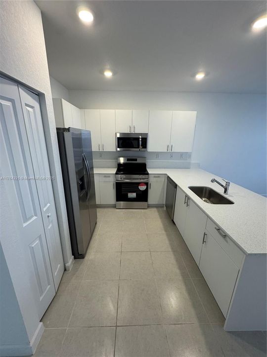 最近租的: $2,500 (3 贝兹, 2 浴室, 0 平方英尺)