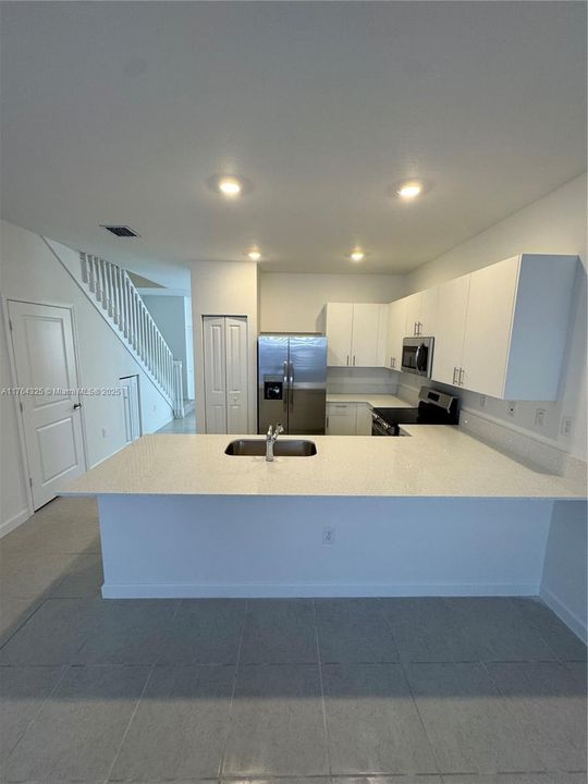 最近租的: $2,500 (3 贝兹, 2 浴室, 0 平方英尺)