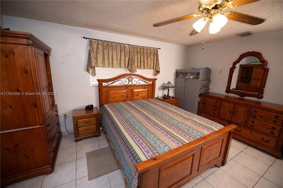 Recently Sold: $679,000 (4 beds, 2 baths, 2779 Square Feet)