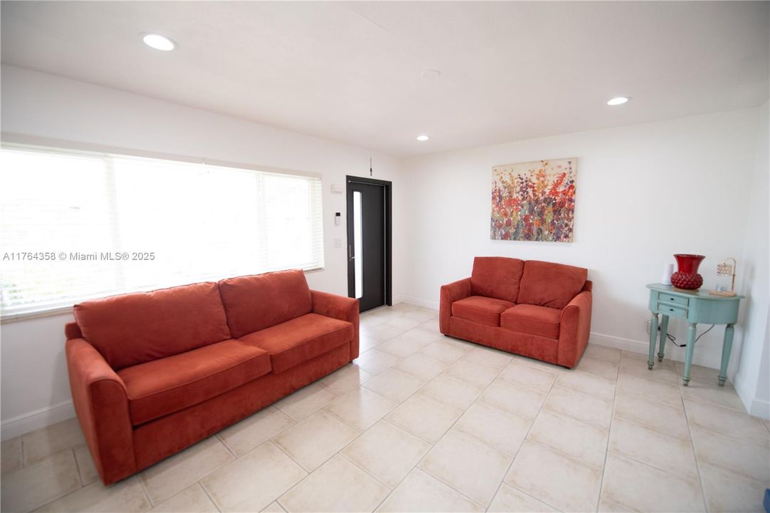 Recently Sold: $679,000 (4 beds, 2 baths, 2779 Square Feet)