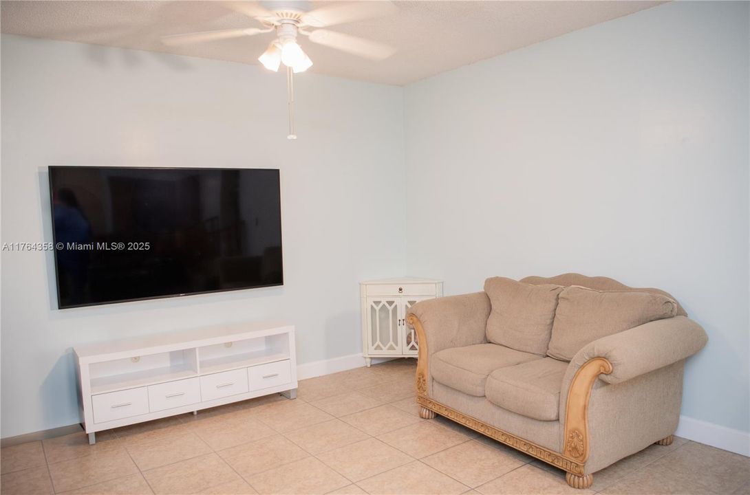 Recently Sold: $679,000 (4 beds, 2 baths, 2779 Square Feet)