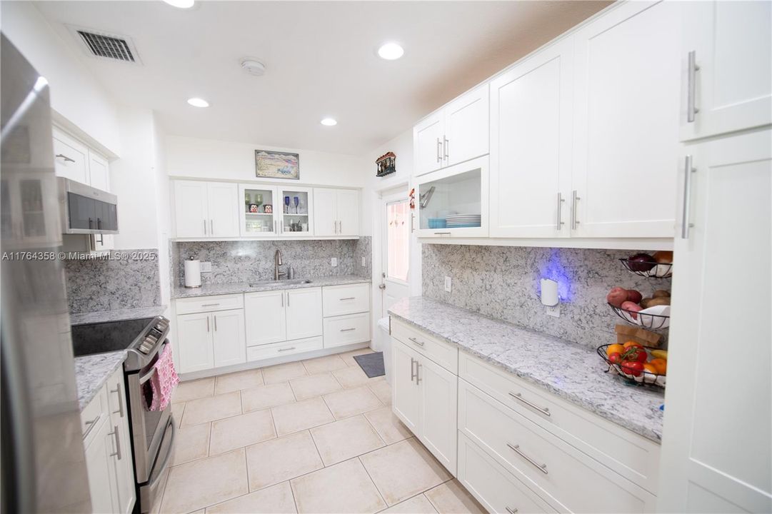 Recently Sold: $679,000 (4 beds, 2 baths, 2779 Square Feet)