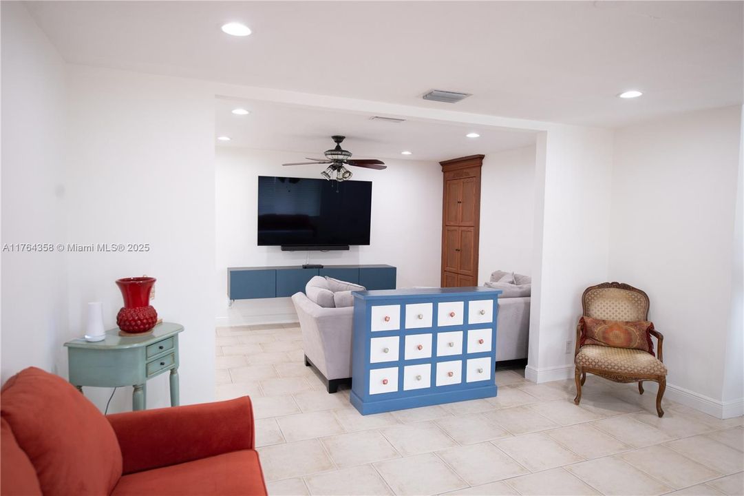 Recently Sold: $679,000 (4 beds, 2 baths, 2779 Square Feet)