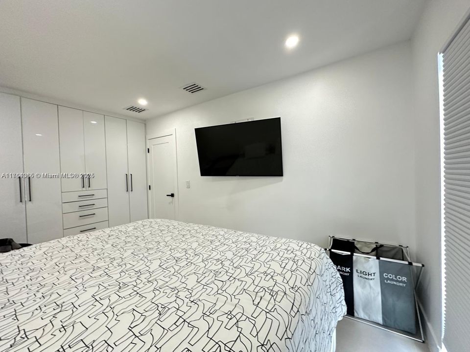 待售: $565,000 (3 贝兹, 2 浴室, 897 平方英尺)