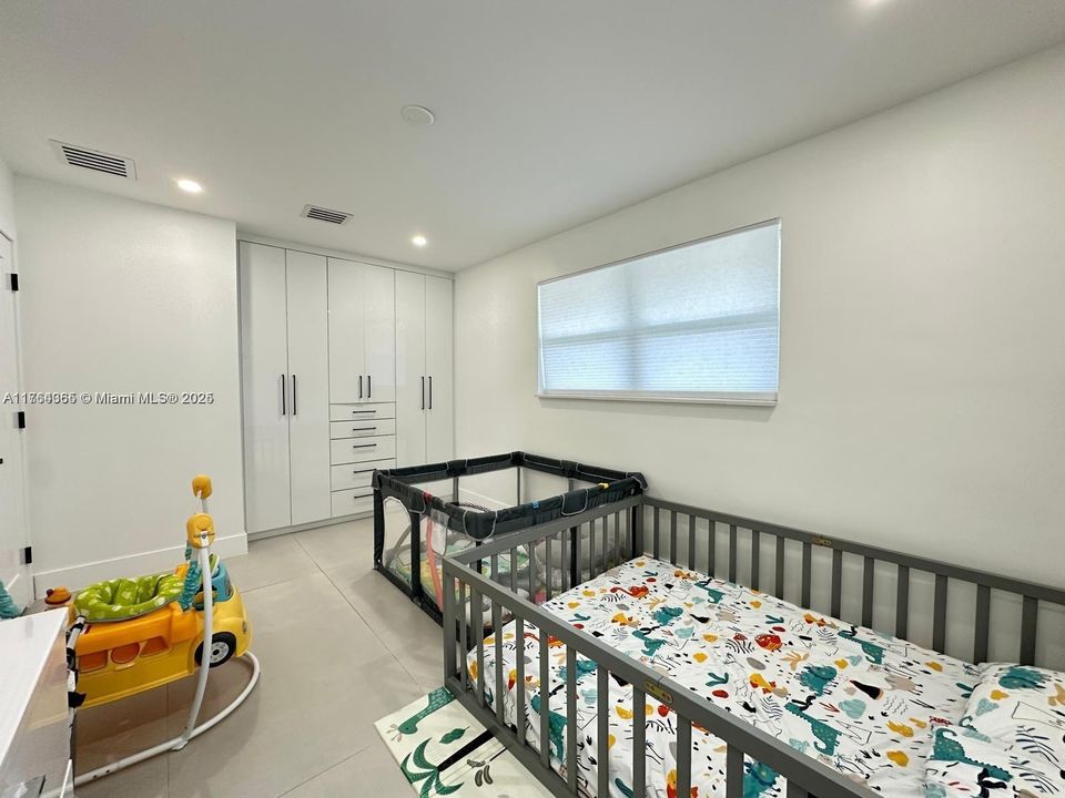 待售: $565,000 (3 贝兹, 2 浴室, 897 平方英尺)