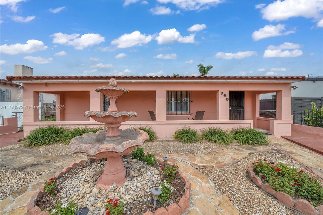 Recently Sold: $599,000 (2 beds, 1 baths, 1515 Square Feet)