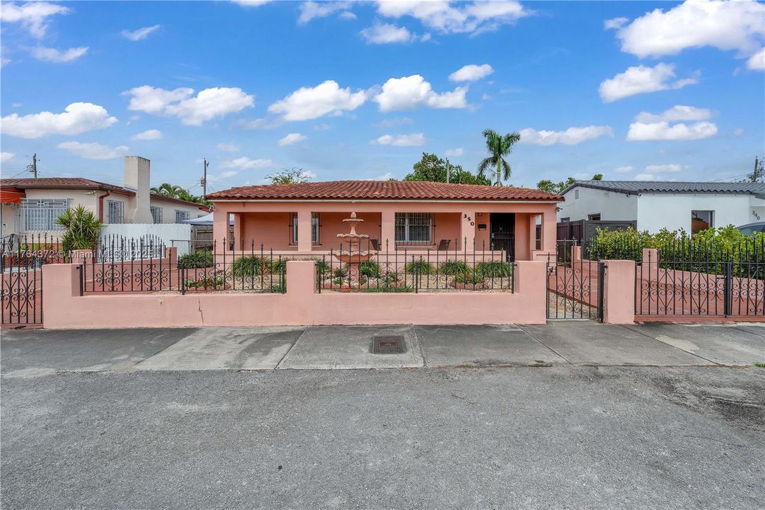 Recently Sold: $599,000 (2 beds, 1 baths, 1515 Square Feet)