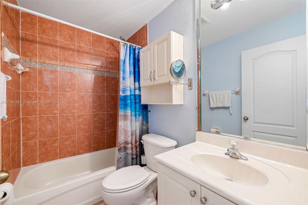 Vendido Recientemente: $775,000 (4 camas, 3 baños, 2339 Pies cuadrados)