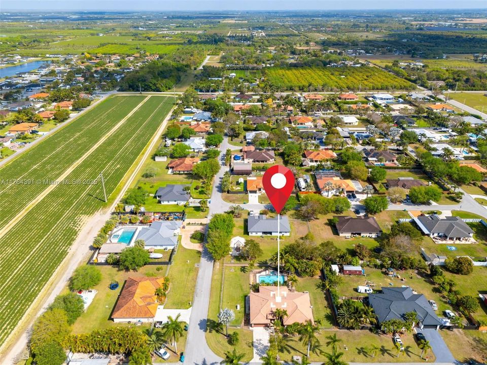 Vendido Recientemente: $775,000 (4 camas, 3 baños, 2339 Pies cuadrados)