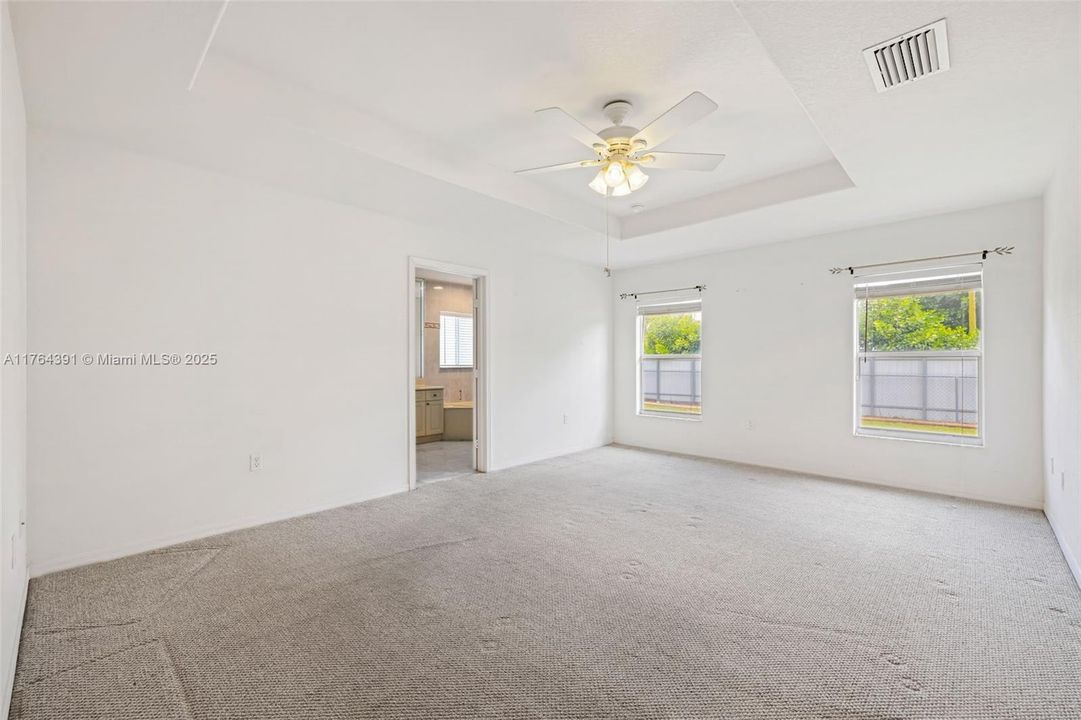 Vendido Recientemente: $775,000 (4 camas, 3 baños, 2339 Pies cuadrados)