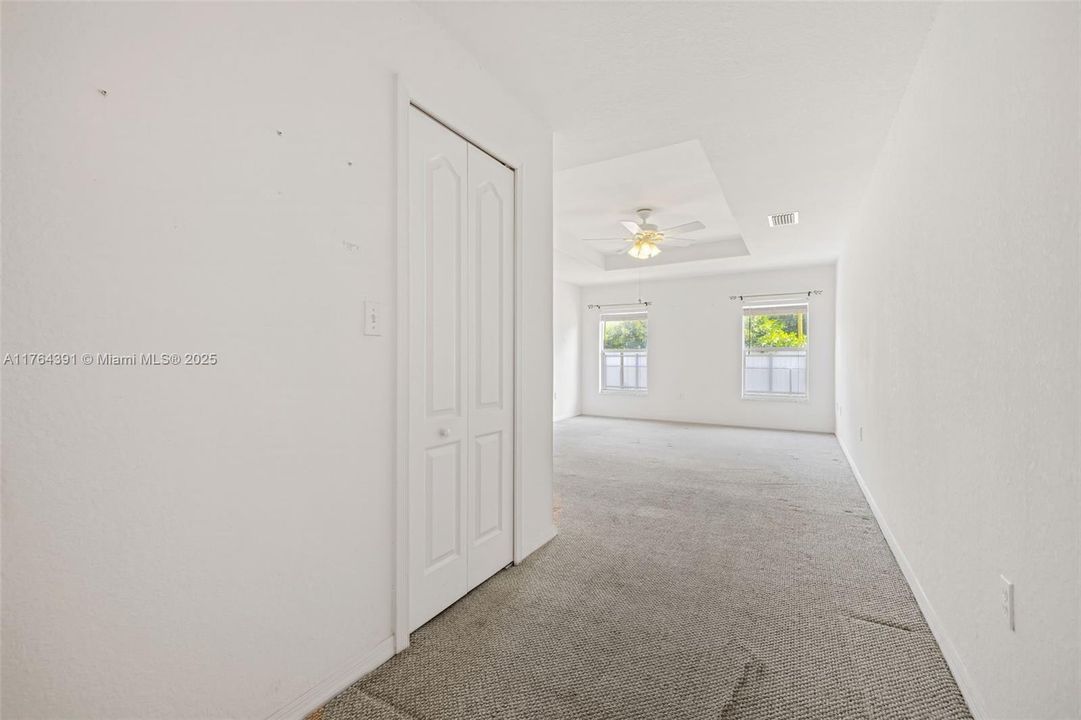 Vendido Recientemente: $775,000 (4 camas, 3 baños, 2339 Pies cuadrados)