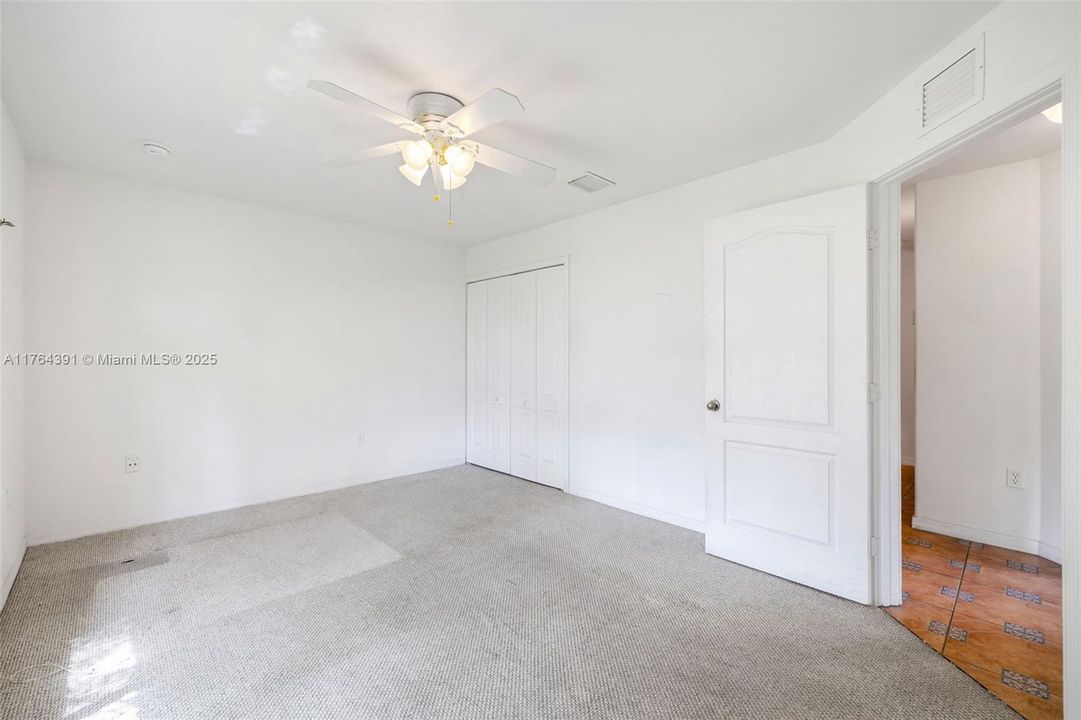 Vendido Recientemente: $775,000 (4 camas, 3 baños, 2339 Pies cuadrados)