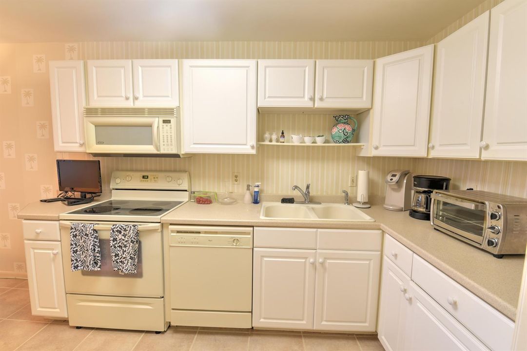 kitchen 1 .jpg