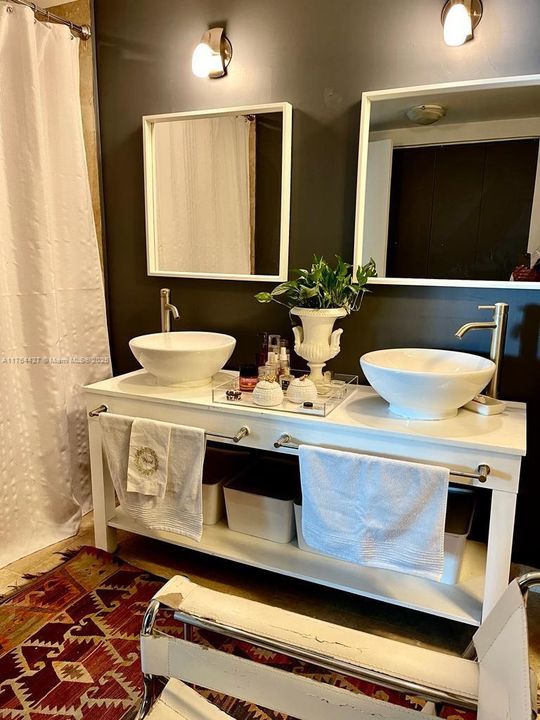 Недавно продано: $697,000 (2 спален, 2 ванн, 1385 Квадратных фут)