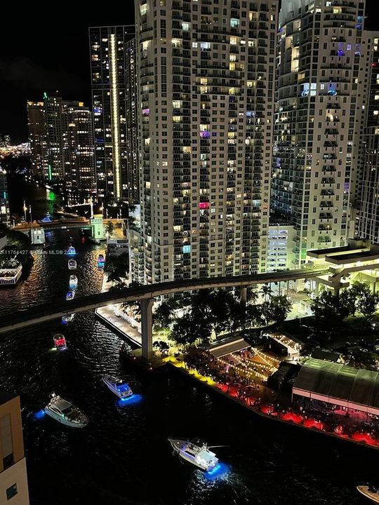 Недавно продано: $697,000 (2 спален, 2 ванн, 1385 Квадратных фут)