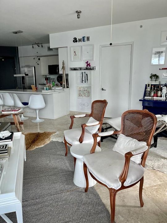 Недавно продано: $697,000 (2 спален, 2 ванн, 1385 Квадратных фут)