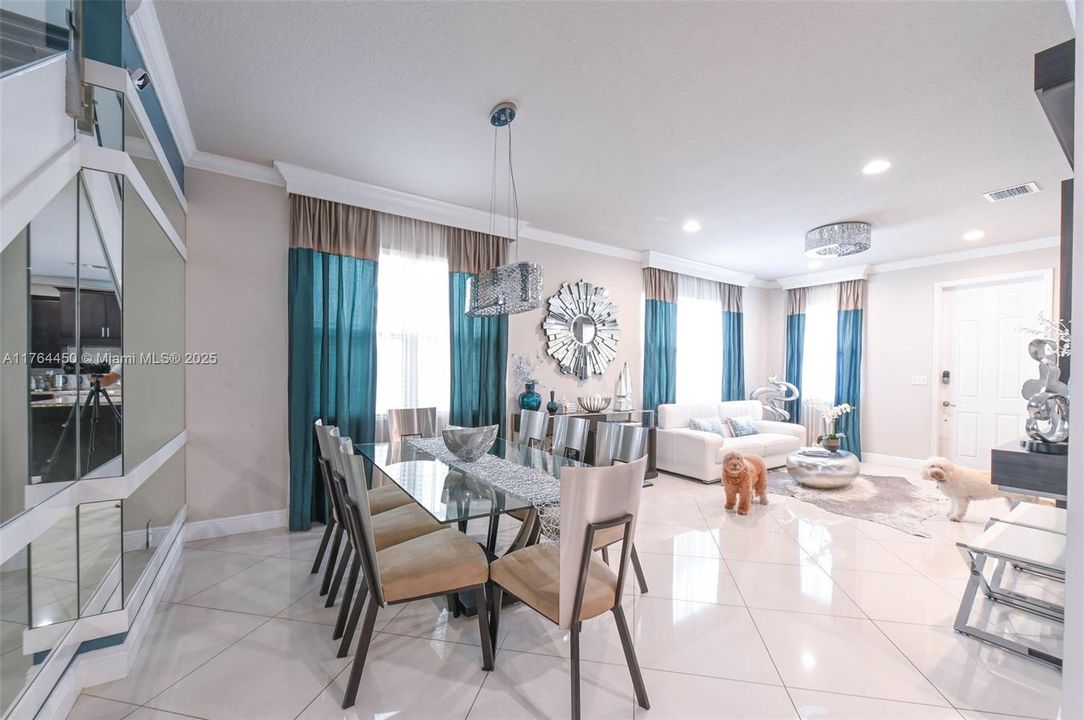 Recently Sold: $1,199,000 (5 beds, 3 baths, 2702 Square Feet)