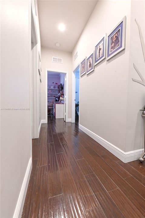 Recently Sold: $1,199,000 (5 beds, 3 baths, 2702 Square Feet)