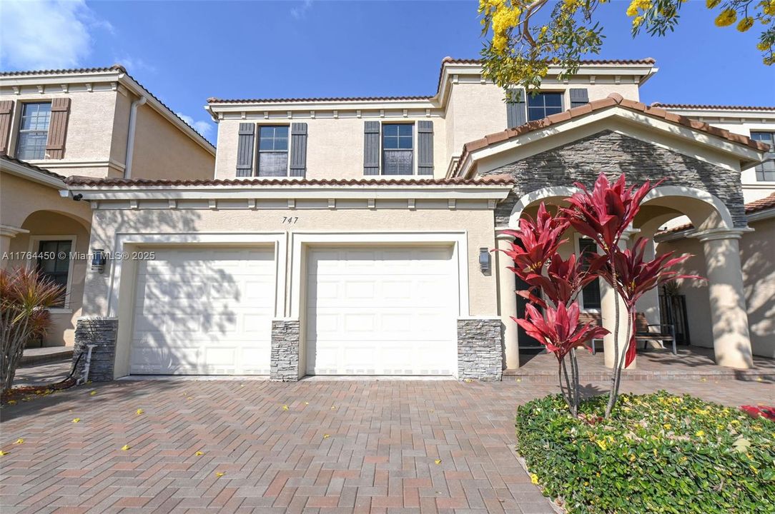 Recently Sold: $1,199,000 (5 beds, 3 baths, 2702 Square Feet)