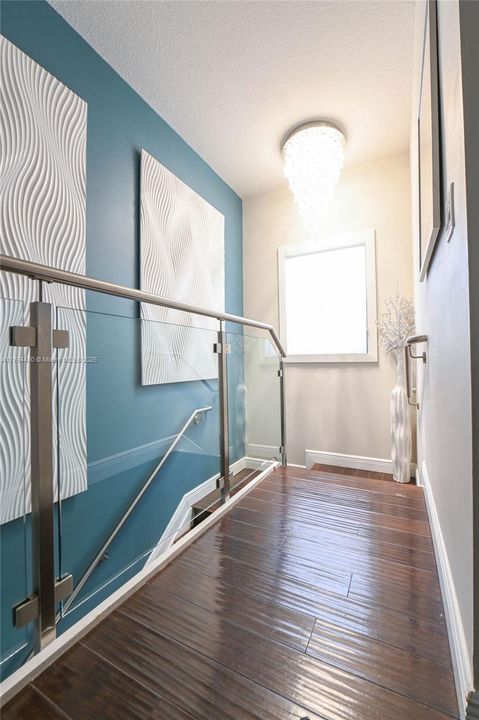 Recently Sold: $1,199,000 (5 beds, 3 baths, 2702 Square Feet)