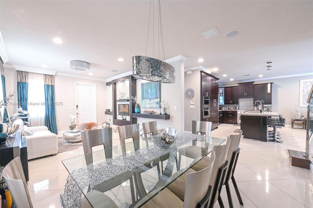 Recently Sold: $1,199,000 (5 beds, 3 baths, 2702 Square Feet)