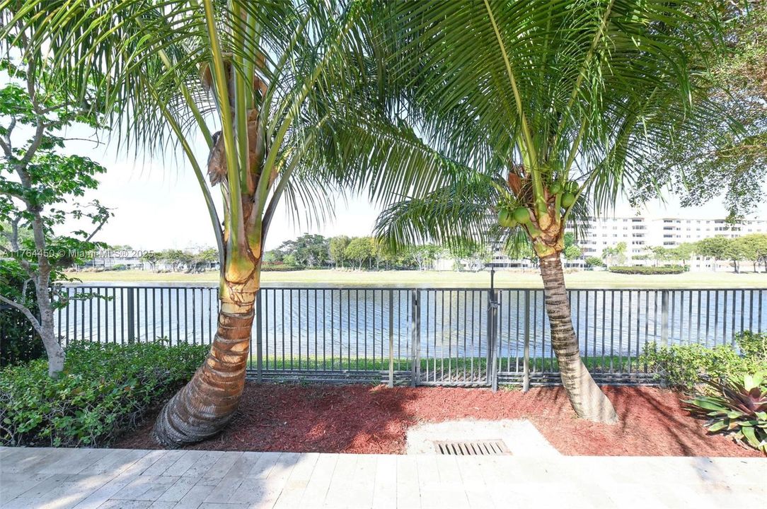 Recently Sold: $1,199,000 (5 beds, 3 baths, 2702 Square Feet)