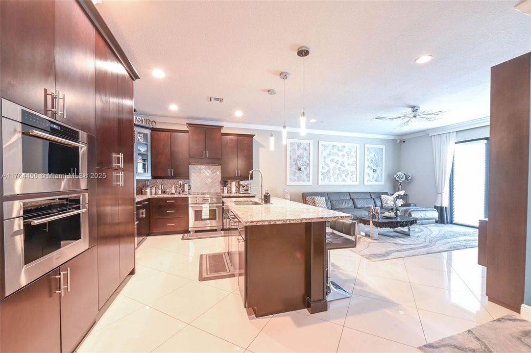 Recently Sold: $1,199,000 (5 beds, 3 baths, 2702 Square Feet)