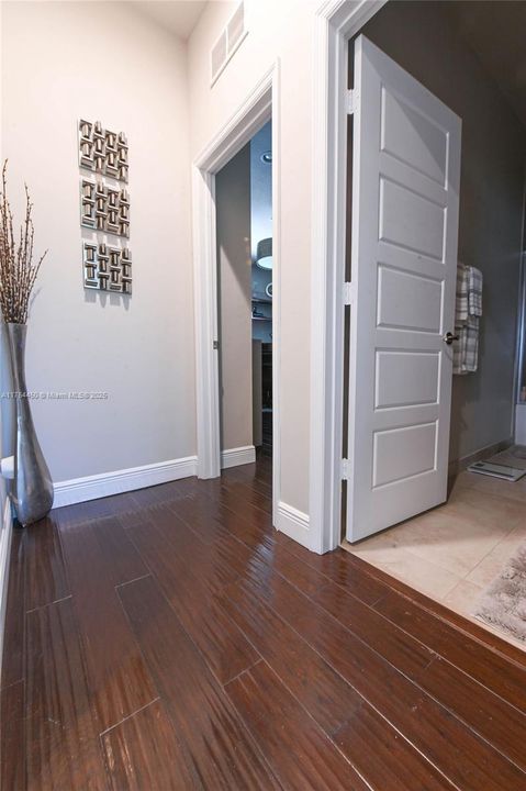 Recently Sold: $1,199,000 (5 beds, 3 baths, 2702 Square Feet)