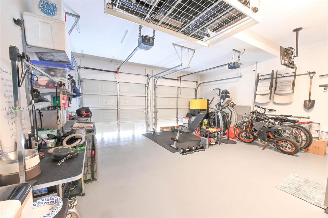 Recently Sold: $1,199,000 (5 beds, 3 baths, 2702 Square Feet)