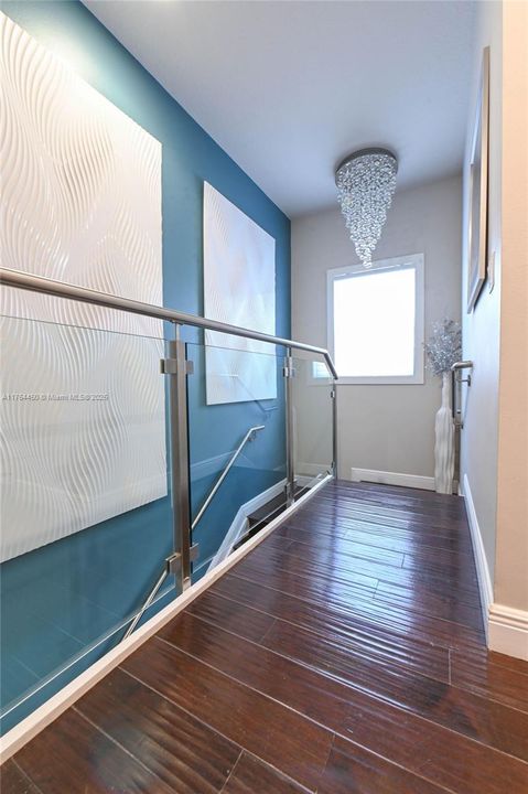 Recently Sold: $1,199,000 (5 beds, 3 baths, 2702 Square Feet)