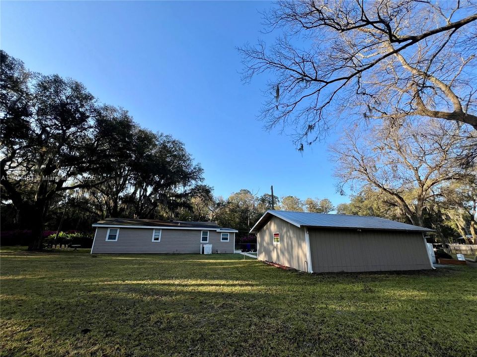 最近售出: $440,000 (3 贝兹, 2 浴室, 1540 平方英尺)