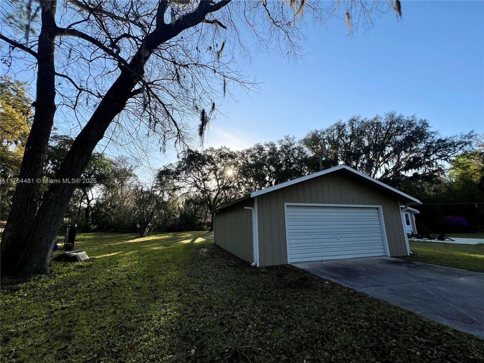 最近售出: $440,000 (3 贝兹, 2 浴室, 1540 平方英尺)