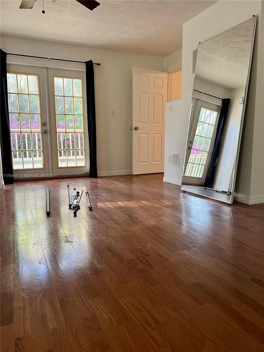 最近售出: $440,000 (3 贝兹, 2 浴室, 1540 平方英尺)