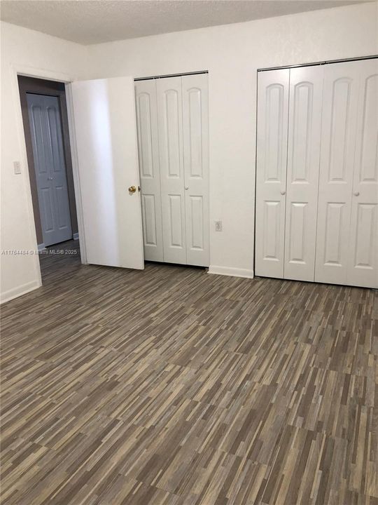 Recently Sold: $184,999 (1 beds, 1 baths, 577 Square Feet)