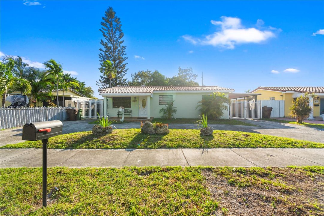 Recently Sold: $584,900 (4 beds, 2 baths, 1700 Square Feet)