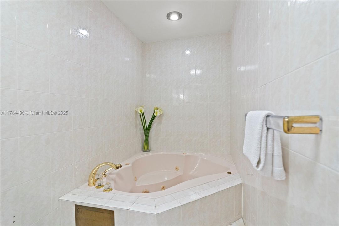 Recently Sold: $584,900 (4 beds, 2 baths, 1700 Square Feet)