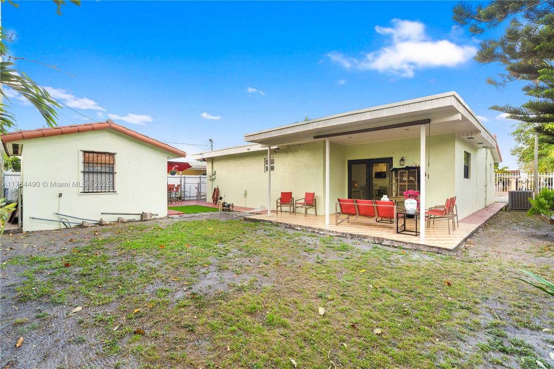 Recently Sold: $584,900 (4 beds, 2 baths, 1700 Square Feet)