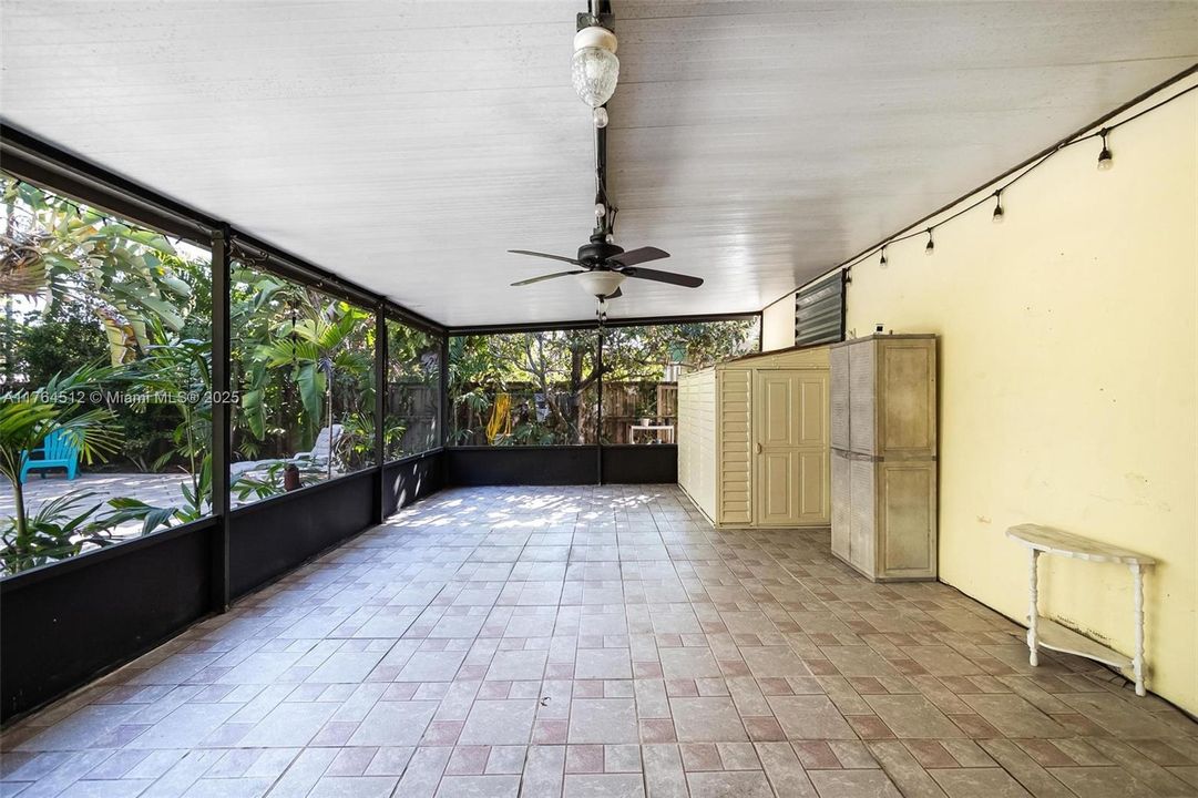 Recently Sold: $779,000 (4 beds, 3 baths, 1888 Square Feet)