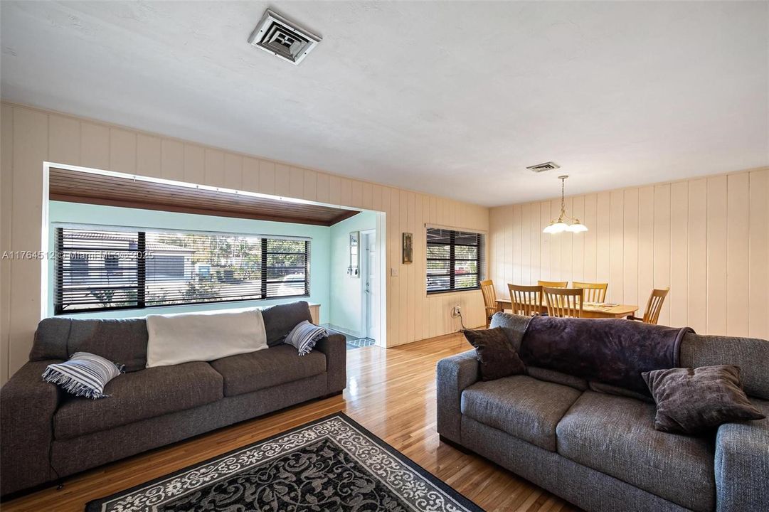 Recently Sold: $779,000 (4 beds, 3 baths, 1888 Square Feet)